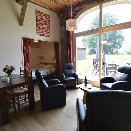 Quaint Farmhouse In Geesteren With Meadow View エクステリア 写真