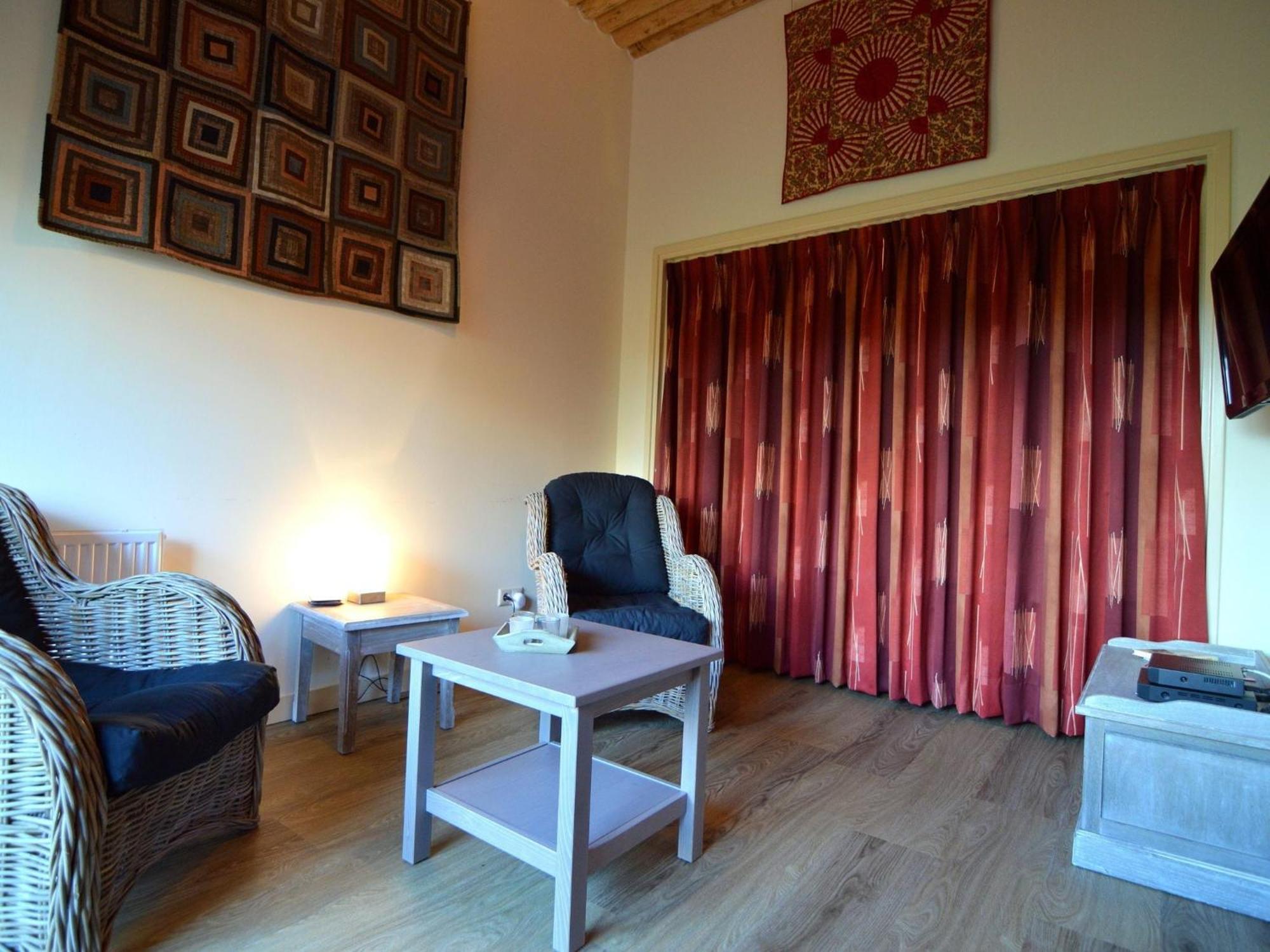 Quaint Farmhouse In Geesteren With Meadow View エクステリア 写真